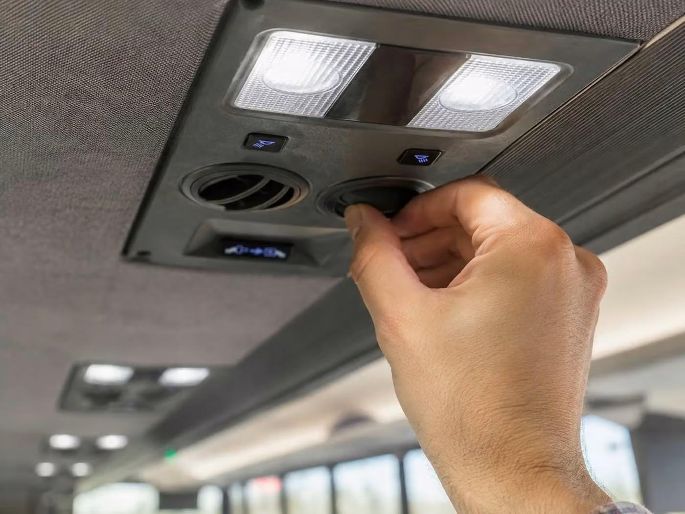 la porte 15 passenger minibus air conditioning