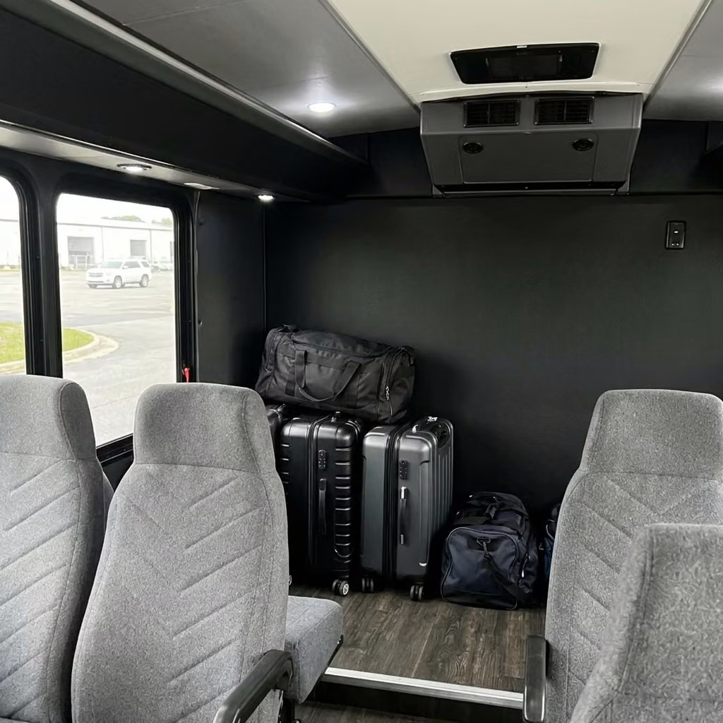 la porte 15 passenger minibus luggage area
