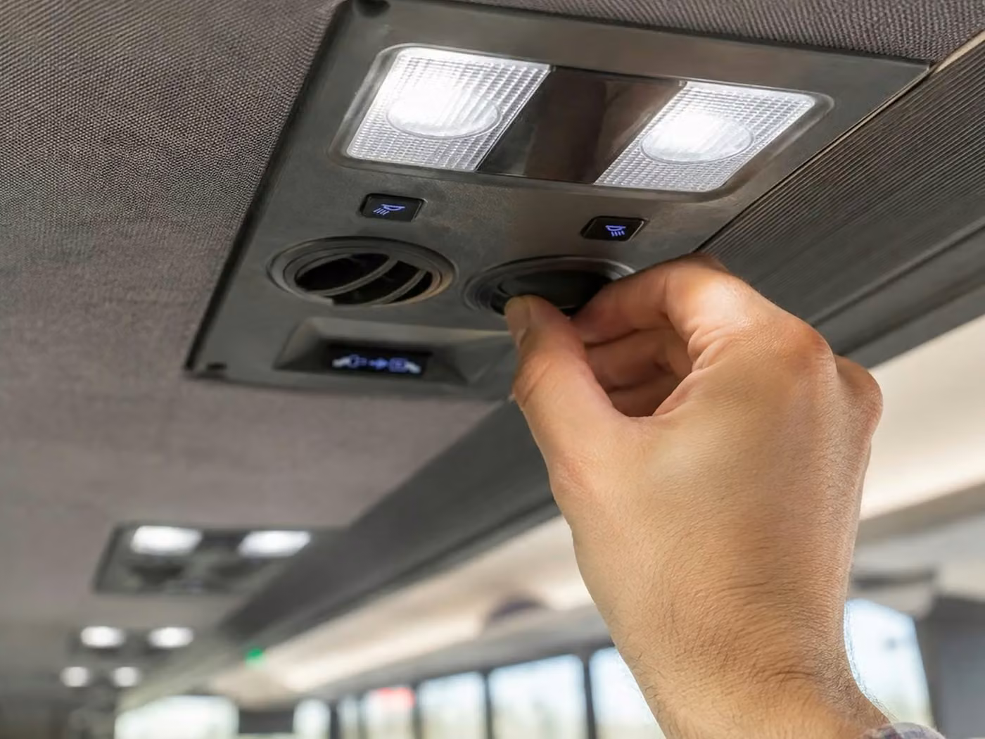 la porte 20 passenger minibus air conditioning
