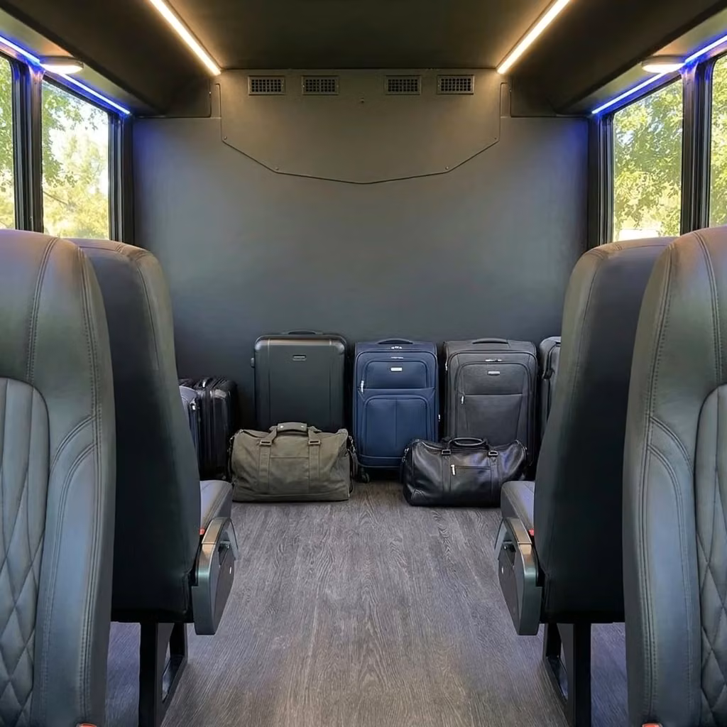 la porte 20 passenger minibus luggage area