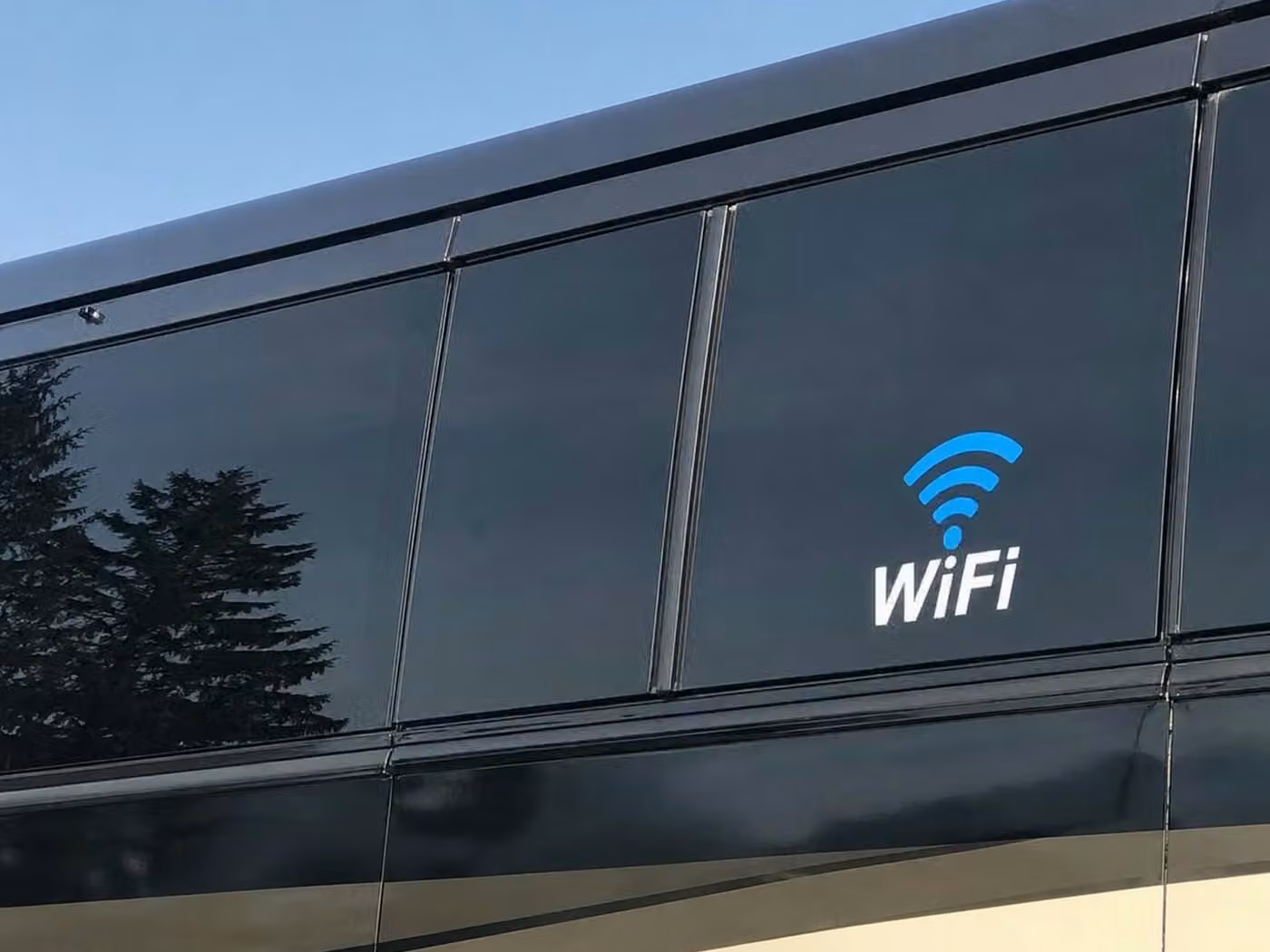 la porte 20 passenger minibus wifi