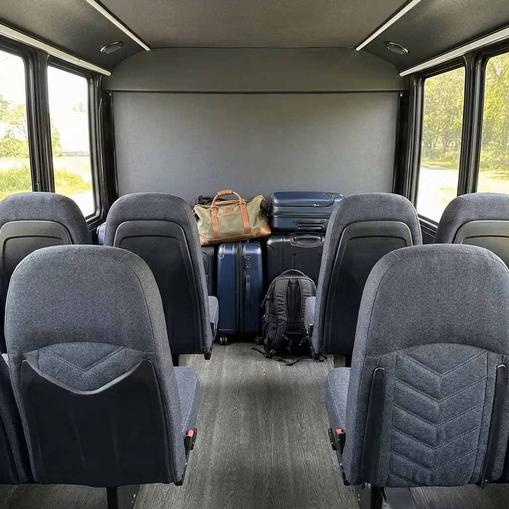 la porte 25 passenger minibus luggage area