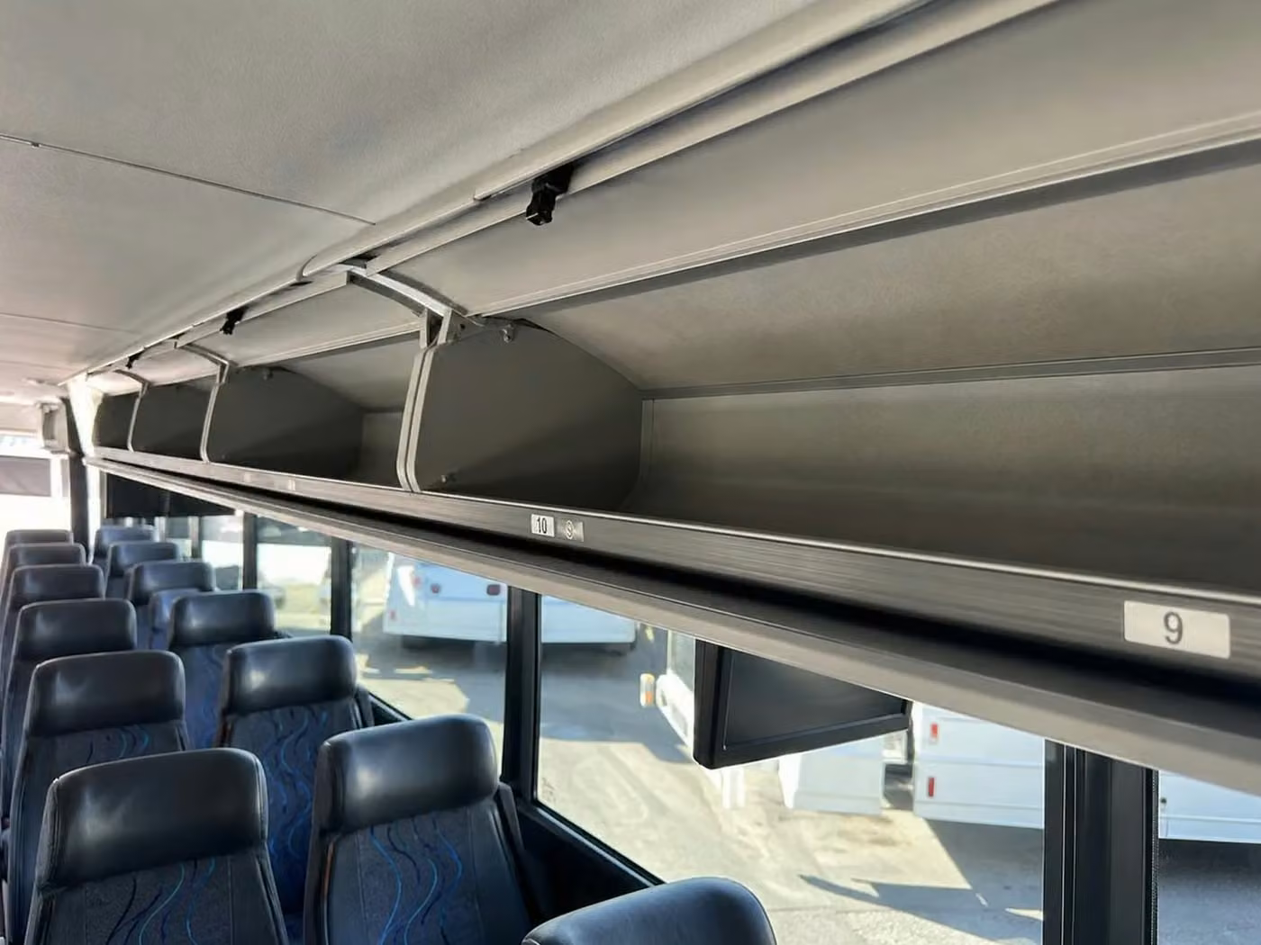 la porte 25 passenger minibus overhead storage