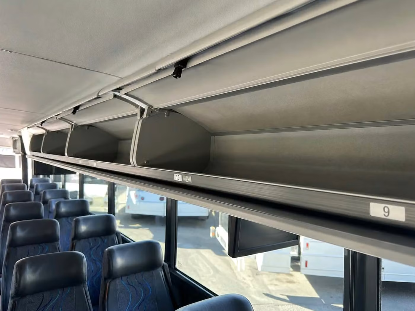 la porte 35 passenger minibus overhead storage