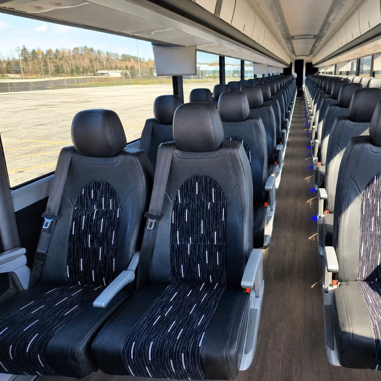la porte charter bus interior 1