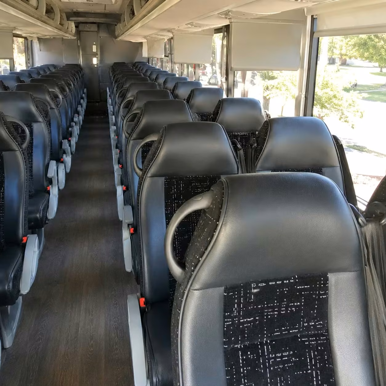 la porte charter bus interior 2