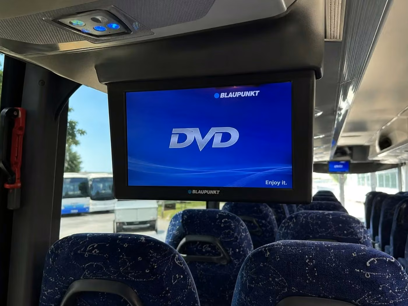 la porte charter bus tv monitors