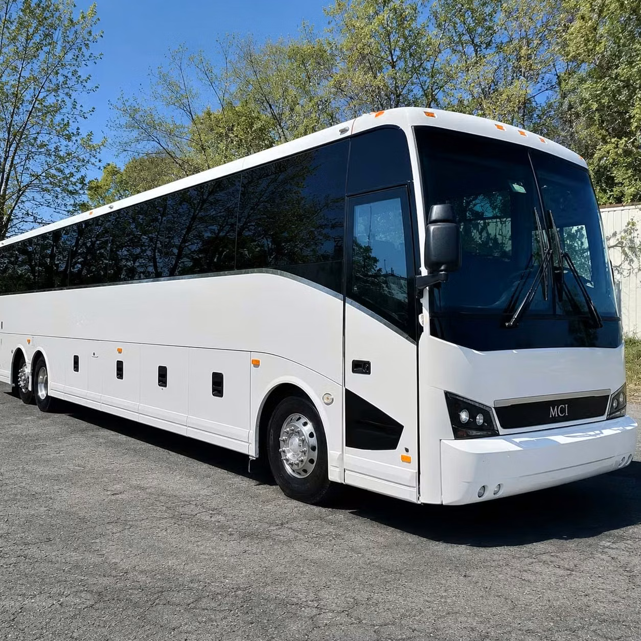 la porte private bus rentals for convention attendees