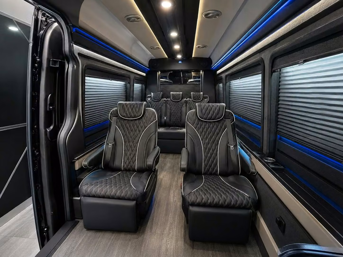la porte private tour buses for long layovers in la porte